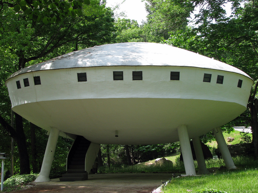flying saucer home